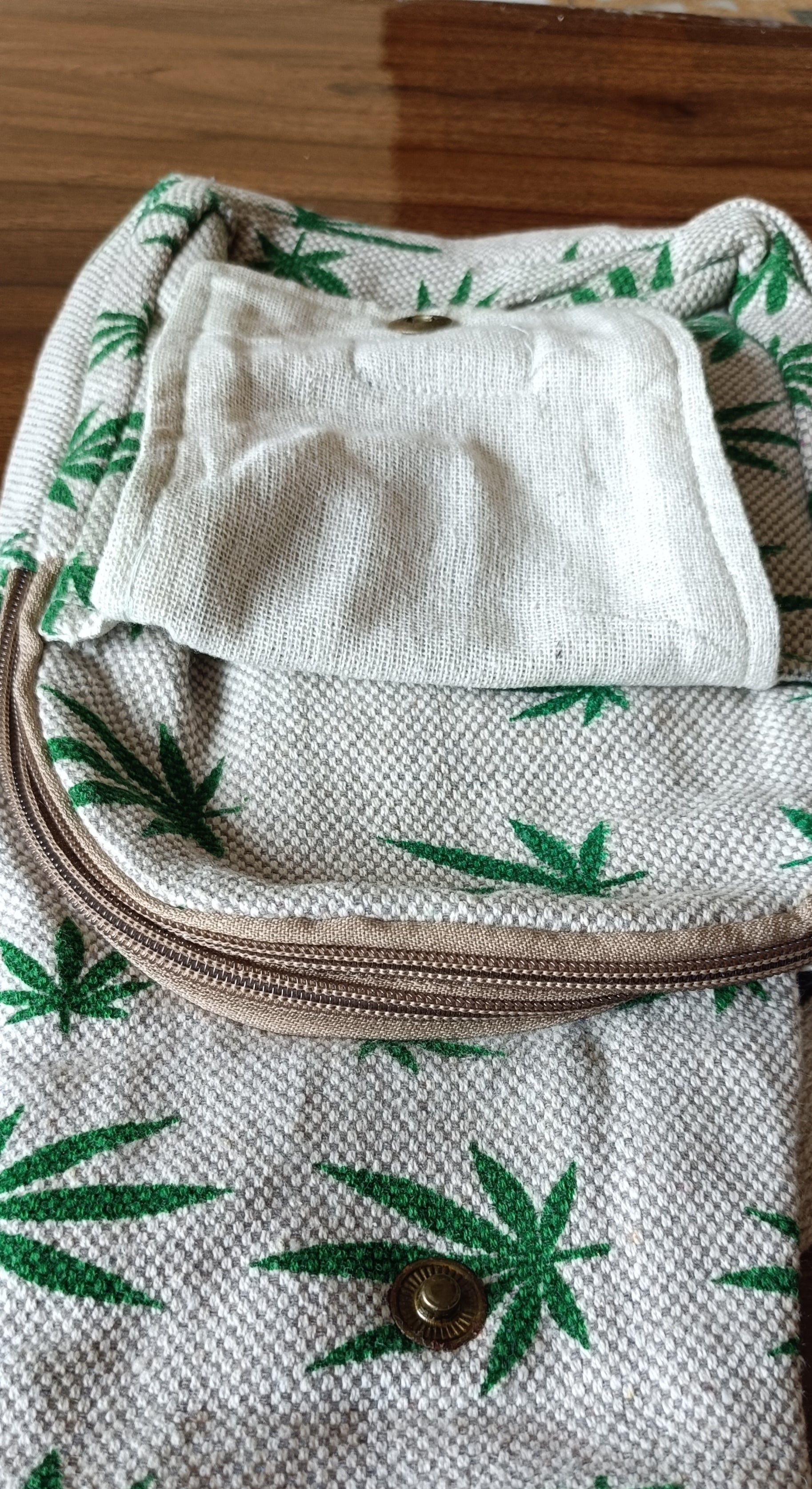 Unisex - Urban Leaf Sling Bag